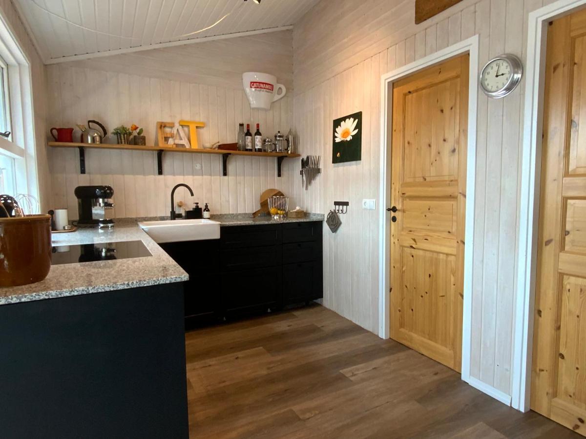 Bakkakot Lake Side Lodge Селфос Екстериор снимка